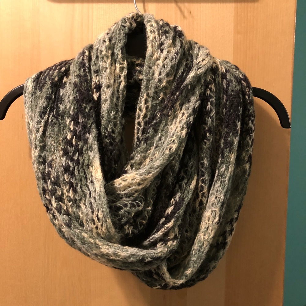 Gray Knitted Infinity Scarf